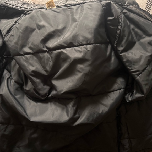 Stylish Black Puffer Jacket with Red and Orange Stripes - Picture 4 of 6